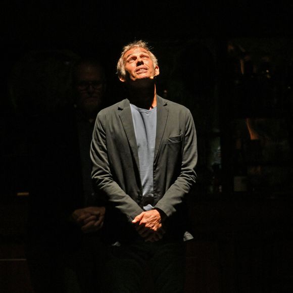 Exclusif - La pièce "Papasss" avec Christian Vadim, Nadèze Méziat, Paul Belmondo, Edouard Montoute, Bernard Fructus et Jessica Mompiou durant la soirée d'ouverture de la seconde édition des Théâtrales d'Eze à l'oppidum du Col d'Eze, le 2 août 2024© Bruno Bebert / Bestimage