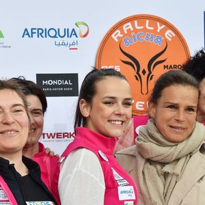 C’est Pauline qui a alerté Stéphanie pour sauver deux éléphantes menacées.

La princesse Stéphanie de Monaco et sa fille Pauline Ducruet - Départ du 28ème Rallye Aïcha des Gazelles depuis la Place du Palais de Monaco à Monaco le 17 mars 2018.  © Bruno Bebert/Bestimage