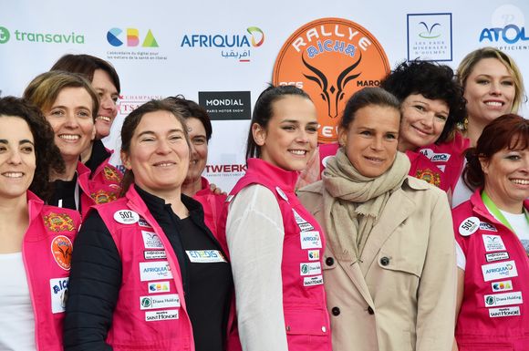 C’est Pauline qui a alerté Stéphanie pour sauver deux éléphantes menacées.

La princesse Stéphanie de Monaco et sa fille Pauline Ducruet - Départ du 28ème Rallye Aïcha des Gazelles depuis la Place du Palais de Monaco à Monaco le 17 mars 2018.  © Bruno Bebert/Bestimage