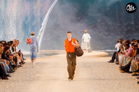 Défilé de mode Louis Vuitton Prêt à Porter Collection Homme Printemps/Été 2027 lors de la Fashion Week de Paris, à la Cité Internationale Universitaire de Paris, France, le 23 juin 2026. © Bestimage