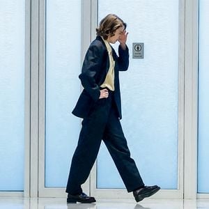 Adèle Haenel a quitté la salle d'audience pour se calmer, après avoir laissé parler sa colère par ces mots "ferme ta gueule" en s'adressant à C.Ruggia - Deuxième jour du procès de C.Ruggia, accusé d'agressions sexuelles sur mineures, dont l'actrice A.Haenel alors âgée entre 12 et 14 ans au moment des faits, devant le tribunal correctionnel de Paris, le 10 décembre 2024. Le réalisateur de 59 ans conteste les faits qui lui sont reprochés. Cette affaire est la première du mouvement