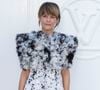 Le principe des menus proposés par l’établissement repose justement sur la surprise et l’enchaînement des assiettes. 

Marina Foïs au photocall du défilé Louis Vuitton Collection Femme Prêt-à-Porter Printemps/Eté 2027 lors de la Fashion Week de Paris (PFW) à la Cité internationale universitaire de Paris, France, le 6 octobre 2026. © Olivier Borde/Bestimage