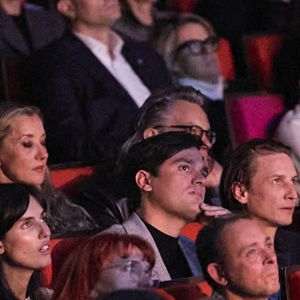 Exclusif - Alain-Fabien Delon et Laura Bensadoun lors de la soirée hommage Ciné-concert symphonique "Alain Delon, le dernier Samouraï" au palais des congrès à Paris le 8 novembre 2024 le jour de son anniversaire. Pour cette soirée, le chef d'orchestre Vahan Mardirossian a dirigé l'orchestre symphonique de Douai.

© Moreau / Jacovides / Bestimage