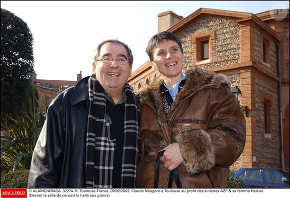 © Arno/Alamo/ABACA. 32274. Toulouse-France. 09/02/2002. Claude Nougaro a Toulouse au profit des sinistres AZF & sa femme Helene. (Devant la salle de concert la halle aux grains)