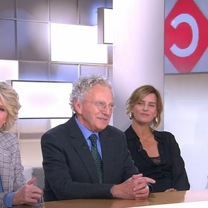 Nelson Monfort dans "C à vous" sur France 5 avec Sophie Davant, Fauve Hautot et Chris Marques.