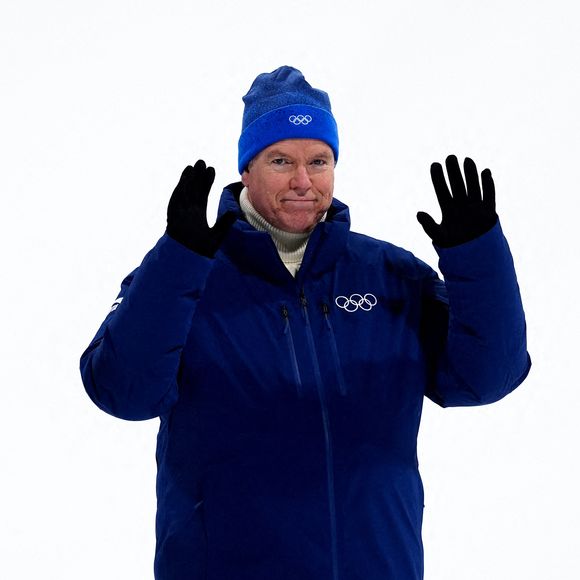 Un programme chargé, puisque, le 7 février dernier, le prince Albert de Monaco avait eu l’honneur de remettre les médailles aux athlètes de la descente hommes en ski alpin et du snowboard big air hommes. 

Le Prince Albert II de Monaco au Snow Park de Livigno, lors de la cérémonie de remise des médailles de la finale du Big Air de snowboard masculin, le premier jour des Jeux Olympiques d'hiver de Milano Cortina 2026. Date de la photo : samedi 7 février 2026.