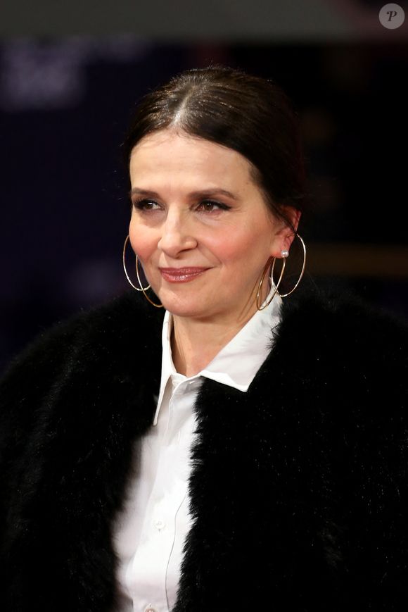 Le 17 février 2026, Berlin, Allemagne : L'actrice française JULIETTE BINOCHE assiste au tapis rouge de " Queen at Sea " présenté en compétition au 76e Festival international du film de Berlin (Berlinale), le premier grand festival du film de l'année en Europe, à Berlin. Le festival se déroulera du 12 au 22 février 2026. (Crédit photo : © Rouzbeh Fouladi/ZUMA Press Wire)