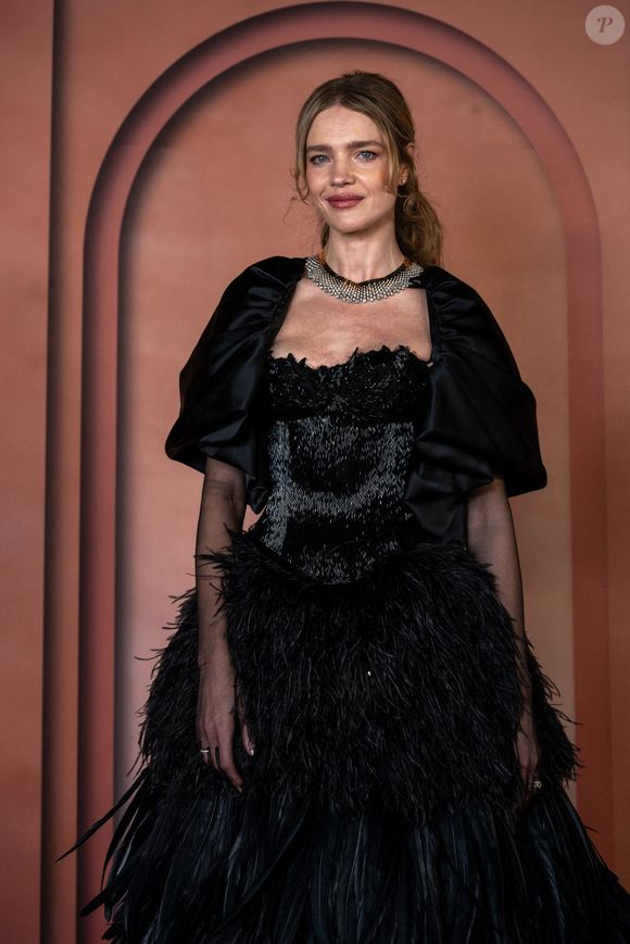 Natalia Vodianova arrive au Gala du Fonds Franca au Musée d'Art Islamique, à Doha, Qatar, le 23 novembre 2025. Photo by Balkis Press/ABACAPRESS.COM