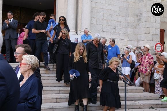 Colette Sauvage (femme de P. Bouvard) avec ses filles Dominique et Nathalie - Sorties des obsèques de Philippe Bouvard en l'église Notre-Dame de Bon Voyage à Cannes le 31 août 2026.
© Franz Chavaroche-Denis Guignebourg / Bestimage