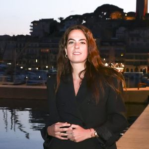 Les créations sont pensées comme des vêtements de performance à l’ADN français.

Exclusif - Anouchka Delon pose en backstage de l'émission "C à vous" lors du 78ème Festival International du Film de Cannes le 15 mai  2025. 

© Jack Tribeca / Bestimage