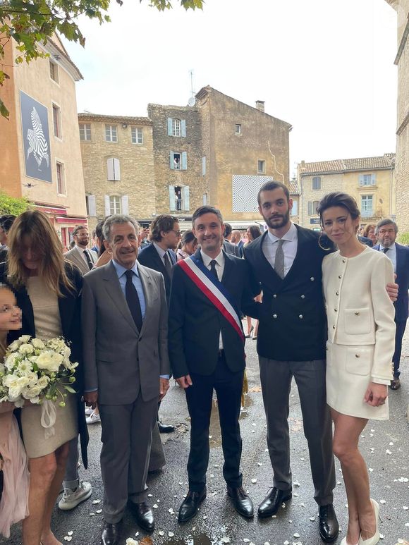 Mariage de Louis Sarkozy et Natali Husic à Gordes, en Provence le 24 septembre 2022, en présence du maire de Gordes, Richard Kitaeff, Nicolas Sarkozy, Carla Bruni-Sarkozy et leur fille Giulia.