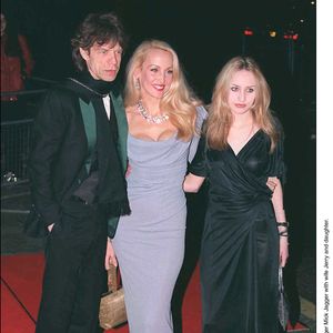 © LFI/ABACA. 35352-1. Le chanteur Mick Jagger avec son épouse Jerry et leur fille Georgia en 2002.