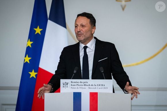 L'animateur Arthur (Jacques Essebag) lauréat  du prix Jean Pierre-Bloch de  la LICRA, à l Elysée, le 2 avril 2025.  © Eric Tschaen / pool / Bestimage