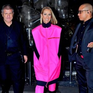 Céline Dion prend la pose pour les photographes après son show au Barclay's Center à New York, le 5 mars 2020.
