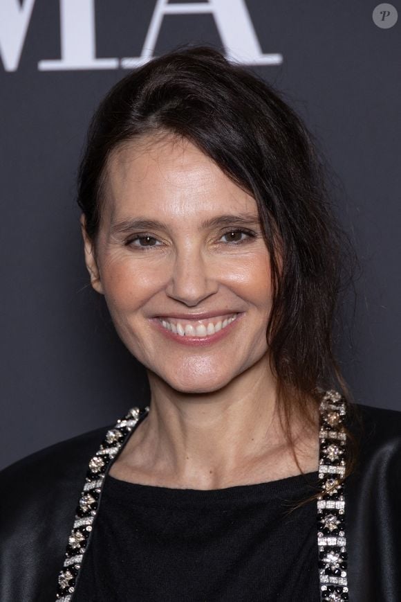 Virginie Ledoyen assiste au Prix 'Andre Bazin - Cahiers Du Cinema - Chanel' à La Coupole le 11 décembre 2025 à Paris, France. Photo Nasser Berzane/Abaca