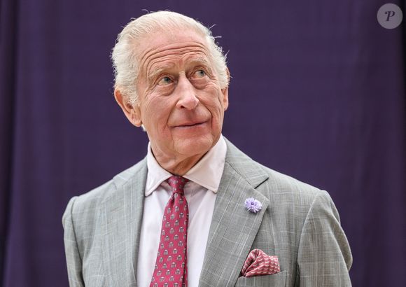 Le roi Charles III d'Angleterre inaugure l'hôpital universitaire métropolitain de Midland et rencontre le personnel et les patients à Birmingham le 3 septembre 2025. ©Richard Pohle/WPA-Pool/Julien Burton via Bestimage