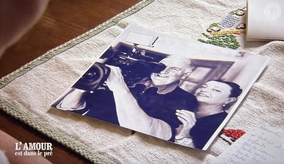 "Je voulais que notre relation continue hors caméras pour apprendre à le connaître. Et ça a dévié. Il y a des sujets sur lesquels ont n'était pas d'accord et le problème de Jean-Louis, c'est qu'il se braque."

Jean-Louis et Isabelle se séparent déjà dans "L'amour est dans le pré"