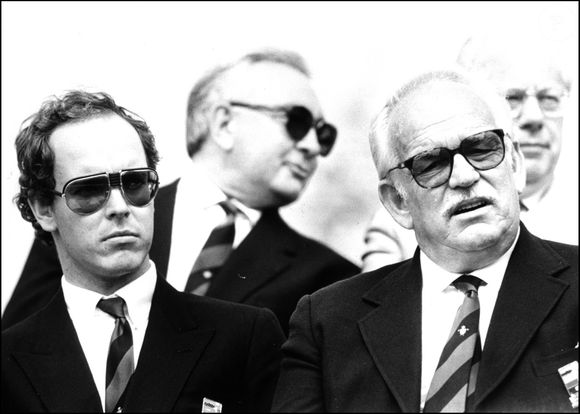 Le prince Rainier et son fils Albert au tournoi pro-AM de Monaco DANIEL ANGELI / BESTIMAGE