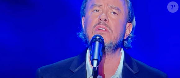 Georges Brize, plus connu sous son nom de scène Roméo, est venu interpréter son tube "Maman".

Roméo, de son vrai nom Georges Brize, dans "The Voice"