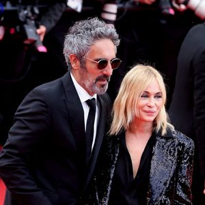 Frédéric Chaudier et sa femme Emmanuelle Béart lors de la montée des marches du film "La plus précieuse des marchandises " lors du 77ème Festival International du Film de Cannes, au Palais des Festivals à Cannes. Le 24 mai 2024

© Jacovides-Moreau / Bestimage
