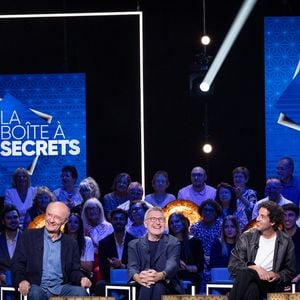 Exclusif - Faustine Bollaert, Laurent Ruquier, Philippe Geluck, Max Boublil lors de l'enregistrement de l'émission "La Boîte à secrets", présentée par F.Bollaert et diffusée le 16 octobre sur France 3, à Paris, France, le 29 septembre 2026. © Cyril Moreau/Bestimage