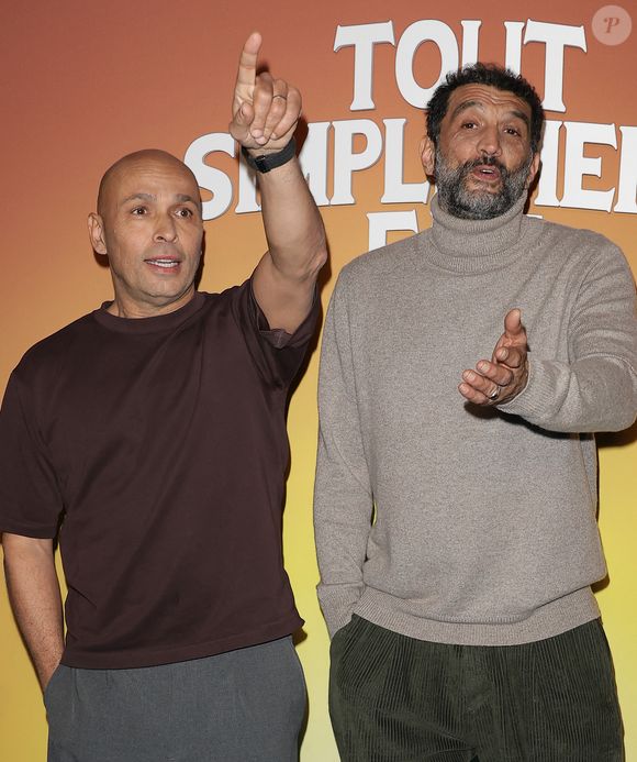 Eric Judor et Ramzy Bedia - Photocall de l'avant-première de la série "Tout Simplement Fan" sur Prime Vidéo à La Scala à Paris le 17 février 2026. © Coadic Guirec/bestimage