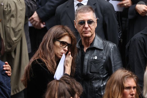 Maiwenn Le Besco et Etienne Daho lors des obsèques à l'église Saint Roch à Paris, le 24 juillet 2023, de la chanteuse et actrice d'origine britannique Jane Birkin, décédée le 16 juillet 2023 à Paris à l'âge de 76 ans.