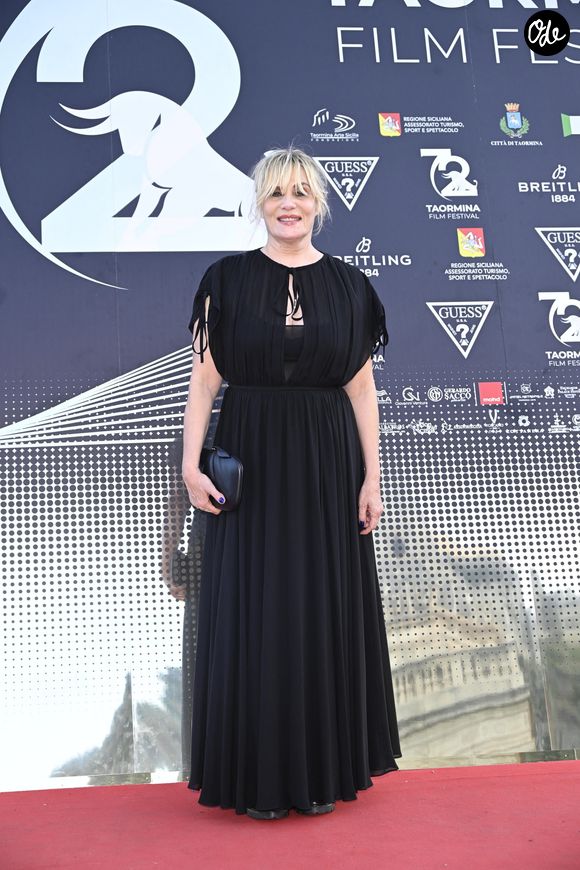 Mère et fille ont affiché une grande complicité lors de cette apparition remarquée.

Emmanuelle Seigner et sa fille Morgane Polanski sur le tapis rouge lors de la 3e soirée du 72e Festival du film de Taormine, en Italie.
SGP / BESTIMAGE
