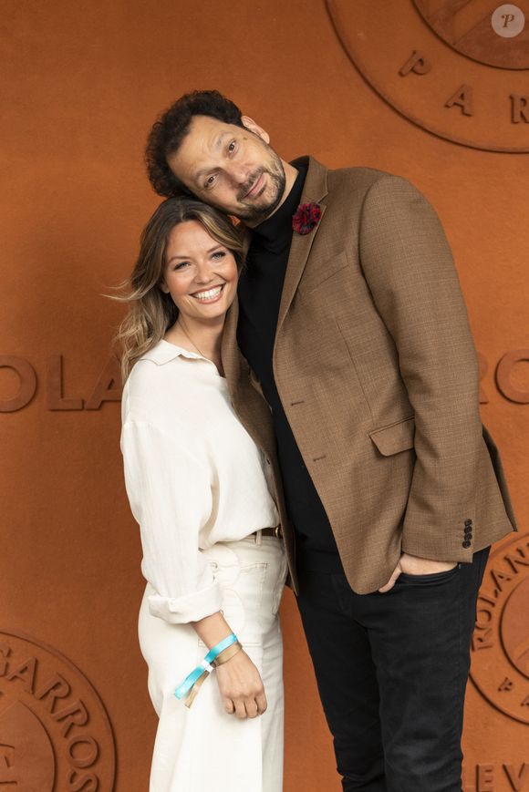 Une double dose de bonheur pour les mariés

Éric Antoine et Gennifer Demey au village lors des Internationaux de France de Tennis de Roland Garros 2025, à Paris, France, le 7 juin 2025. © Cyril Moreau/Bestimage