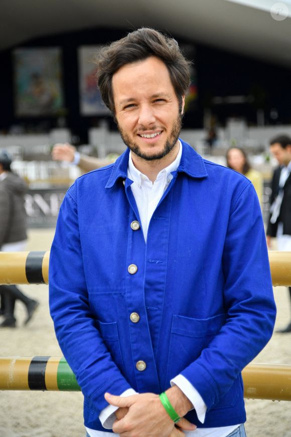 Le chanteur Vianney à la reconnaissance du prix Barnes lors de la 10ème édition du "Longines Paris Eiffel Jumping" à la Plaine de Jeux de Bagatelle à Paris, France, le 22 juin 2024. © Perusseau-Veeren/Bestimage