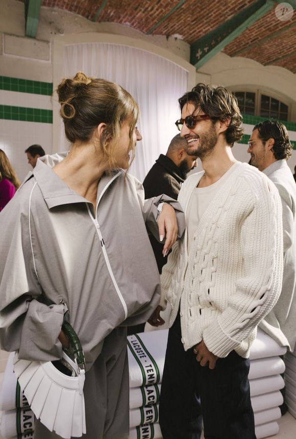 Habillés tous les deux de manière décontractée, Pierre Niney et Adèle Exarchopoulos ont une fois encore prouvé leur amitié et leur complicité lors de cet événement

Adele Exarchopoulos et Pierre Niney au Front Row du défilé Lacoste Collection Femme Prêt-à-Porter Printemps/Eté 2026 lors de la Fashion Week de Paris (PFW), au Lycée Carnot, à Paris, France, le 5 octobre 2025. © Sam Delpech/Bestimage