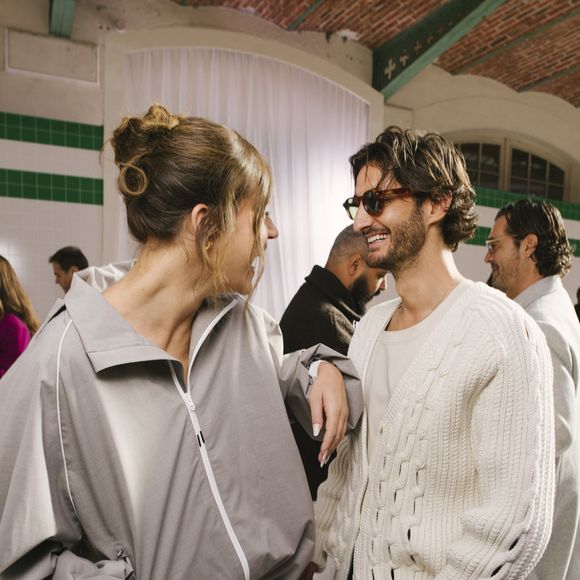 Habillés tous les deux de manière décontractée, Pierre Niney et Adèle Exarchopoulos ont une fois encore prouvé leur amitié et leur complicité lors de cet événement

Adele Exarchopoulos et Pierre Niney au Front Row du défilé Lacoste Collection Femme Prêt-à-Porter Printemps/Eté 2026 lors de la Fashion Week de Paris (PFW), au Lycée Carnot, à Paris, France, le 5 octobre 2025. © Sam Delpech/Bestimage