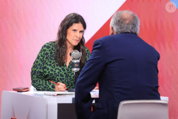 Exclusif - Le Premier ministre français François Bayrou est interviewé par Apolline de Malherbe sur RMC/BFMTV à Paris, France le 03 septembre 2025. Photo by Jerome Domine/ABACAPRESS.COM