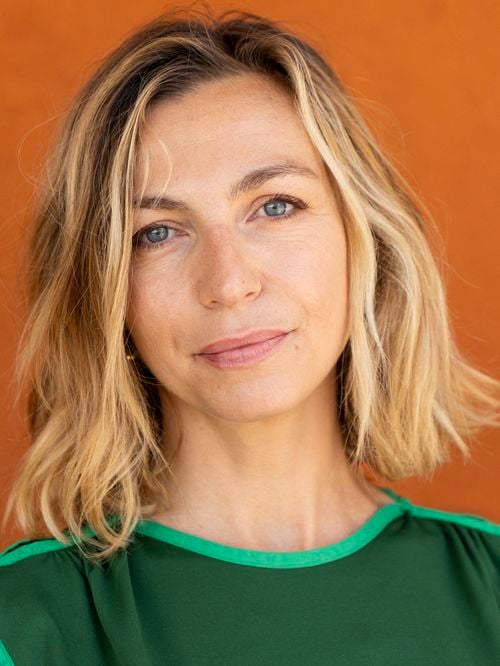 “Je faisais une blonde débile” : Amélie Etasse raconte comment ce rôle lui a ouvert les portes de "Scènes de ménages"