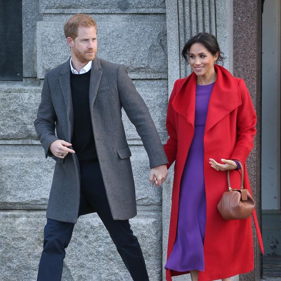 Le prince Harry, duc de Sussex, et Meghan Markle, duchesse de Sussex, enceinte, lors d'une visite à Birkenhead le 14 janvier 2019.

Backgrid USA / Bestimage