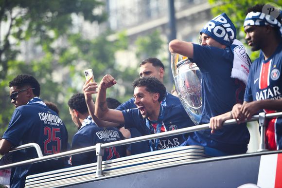 MARQUINHOS du Paris Saint-Germain lors de la célébration du Paris Saint-Germain sur l'avenue des Champs Élysées le 1er juin 2025 à Paris, France. (Photo by Emilian Baldow/Icon Sport/ABACAPRESS.COM)