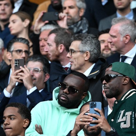 Un bonheur quotidien 

Maitre Gims, Dadju assiste au match de football de l'UEFA Champions League entre le Paris Saint-Germain et Arsenal FC au stade du Parc des Princes à Paris, France, le 7 mai 2025. Photo Florian Poitout/ABACAPRESS.COM