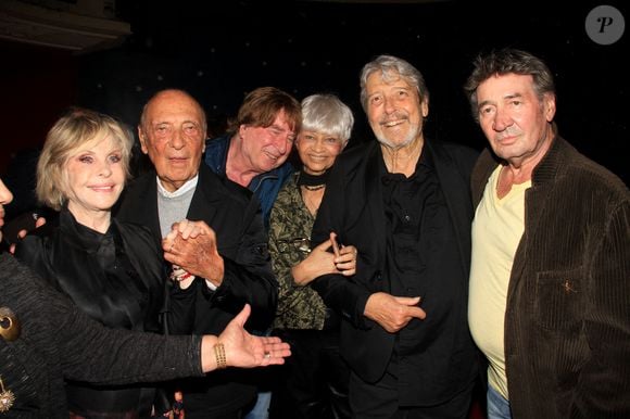 Exclusif - Sophie Darel, Jacques Séguéla, Bernard Sauvat, Gilles Dreu et sa femme Yolande, Pascal Danel - Le chanteur Gilles Dreu fête ses 60 ans de carrière au club "La Nouvelle Eve" à Paris le 11 mai 2022.

© Philippe Baldini / Bestimage