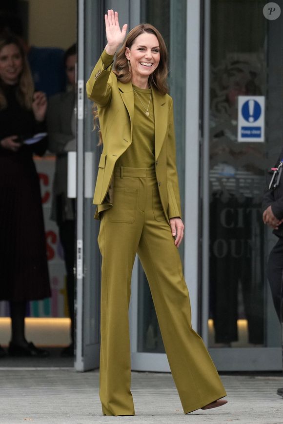 Catherine (Kate) Middleton, princesse de Galles, lors d'une visite à Home-Start à Oxford, le 9 octobre 2025. Home-Start UK se prépare à déployer une formation auprès de son réseau de 9 000 bénévoles sur la base de la série explicative du Centre for Early Childhood de la Royal Foundation.
PA Photo/ Bestimage