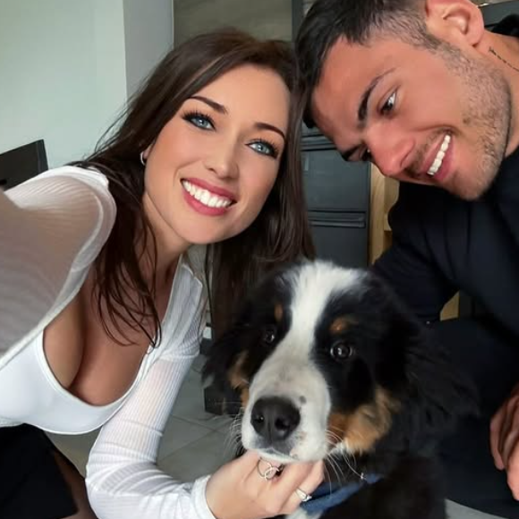 Elsa Esnoult et son compagnon Alexis - Instagram