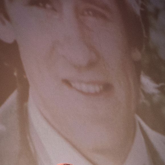 Gérard Depardieu inaugure un centre cinématographique à son nom en Russie. Un centre culturel dans la ville russe de Saransk où l’acteur français est enregistré en tant que résident porte désormais son nom. La star du cinéma français l’a inauguré personnellement. L’acteur français qui est citoyen russe depuis plus de trois ans a salué des habitants de Saransk qui sont venus à la cérémonie d’inauguration en russe. Il a aussi promis de voter aux élections législatives qui se tiendront le 18 septembre. Le 28 août 2016
ITAR TASS / BESTIMAGE