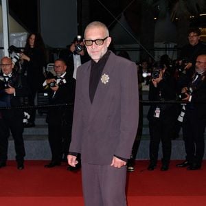 Vincent Cassel assiste à la projection de 'Les Linceuls' au Palais des Festivals à Cannes, France, le 20 mai 2024 dans le cadre du 77ème Festival de Cannes. Photo par Nicolas Genin/ABACAPRESS.COM