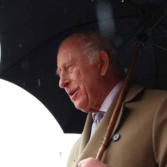 Le roi Charles III d'Angleterre, inaugure le dépôt du métro à Taff's Well, le jour de son 77ème anniversaire, le 14 novembre 2025. Photo par PA Photo /Bestimage