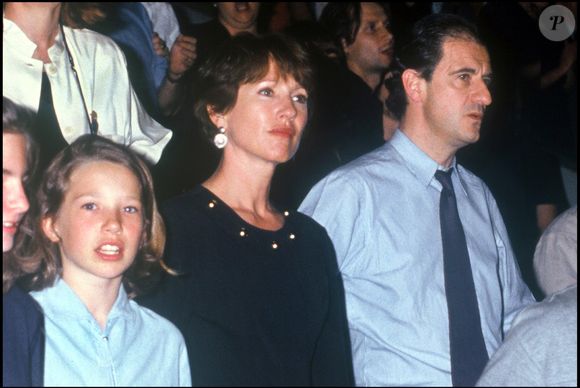 Laura Smet, Nathalie Baye et Pierre Lescure en 1993. 
Bestimage