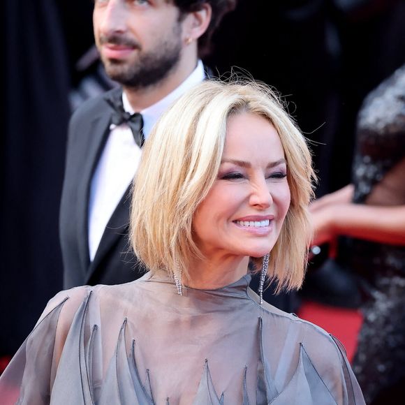 Adriana Karembeu a surpris ses fans en dévoilant une coupe de cheveux courte,
Adriana Karembeu - Montée des marches du film « The history of sound » lors du 78ème Festival International du Film de Cannes, au Palais des Festivals à Cannes. 
© Jacovides-Moreau / Bestimage