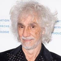 Louis Bertignac : Sa vie dans une ferme ayant appartenu à un musicien célèbre à la lisière de la forêt de Fontainebleau