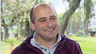 L’amour est dans le pré : plus d'un an après la fin de son histoire avec Marilia, Charles annonce ses fiançailles