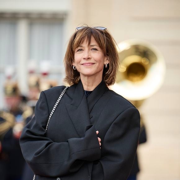 Sophie Marceau - Arrivée des invités au dîner d'Etat en l'honneur du président chinois Xi Jinping et de sa femme la Première Dame Peng Liyuan au palais présidentiel de l'Elysée à Paris, France, le 6 mai 2024. © Cyril Moreau/Bestimage