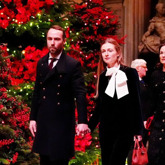 James Middleton, Alizee Thevenet, Pippa Middleton et Carole Middleton - La famille royale d'Angleterre assiste à la messe "Together At Christmas Carol" à l'abbaye de Westminster à Londres, Royaume-Uni, le 6 décembre 2024 © Alpha Press/Bestimage