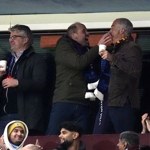 Avec 3 buts à zéro. Royal !
Le Prince de Galles dans les tribunes lors du match retour des huitièmes de finale de l'UEFA Champions League à Villa Park, Birmingham. Mercredi 12 mars 2025. ... Aston Villa - Club Brugge - UEFA Champions League - Huitièmes de finale - Match retour - Villa Park Birmingham Nick Potts/PA Wire.